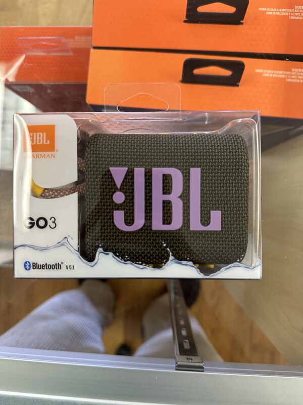 JBL Go 3- Ultra-Portable, Waterproof and Dustproof Bluetooth Speaker, 7-Hour Built-in Battery, Made in Part with Recycled Materials (Blue)