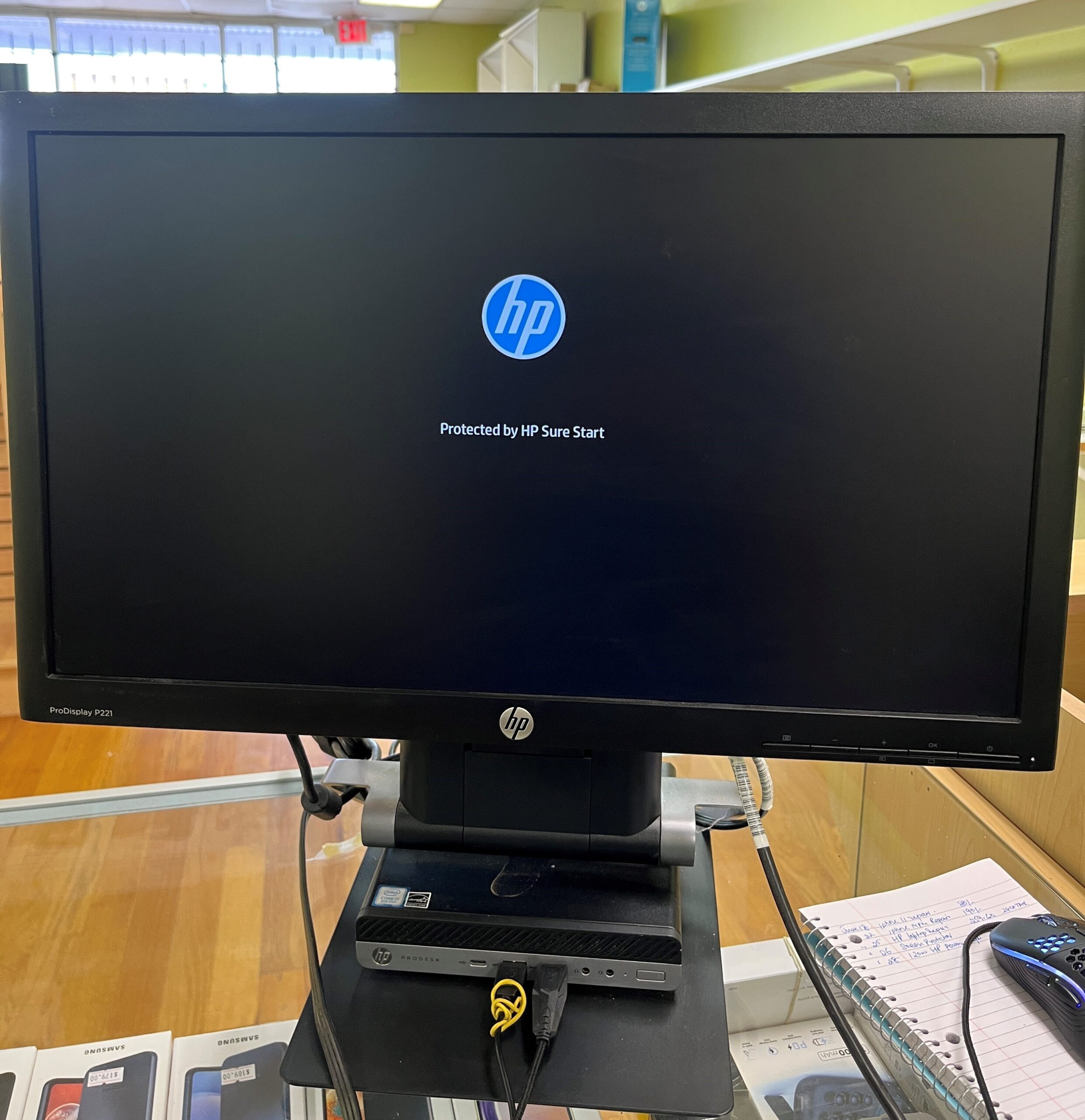 HP ProDesk 800 Mini with monitor
